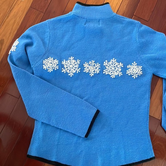 Obermeyer Signature Blue White Snowflake Ski Sweater - Picture 3 of 6